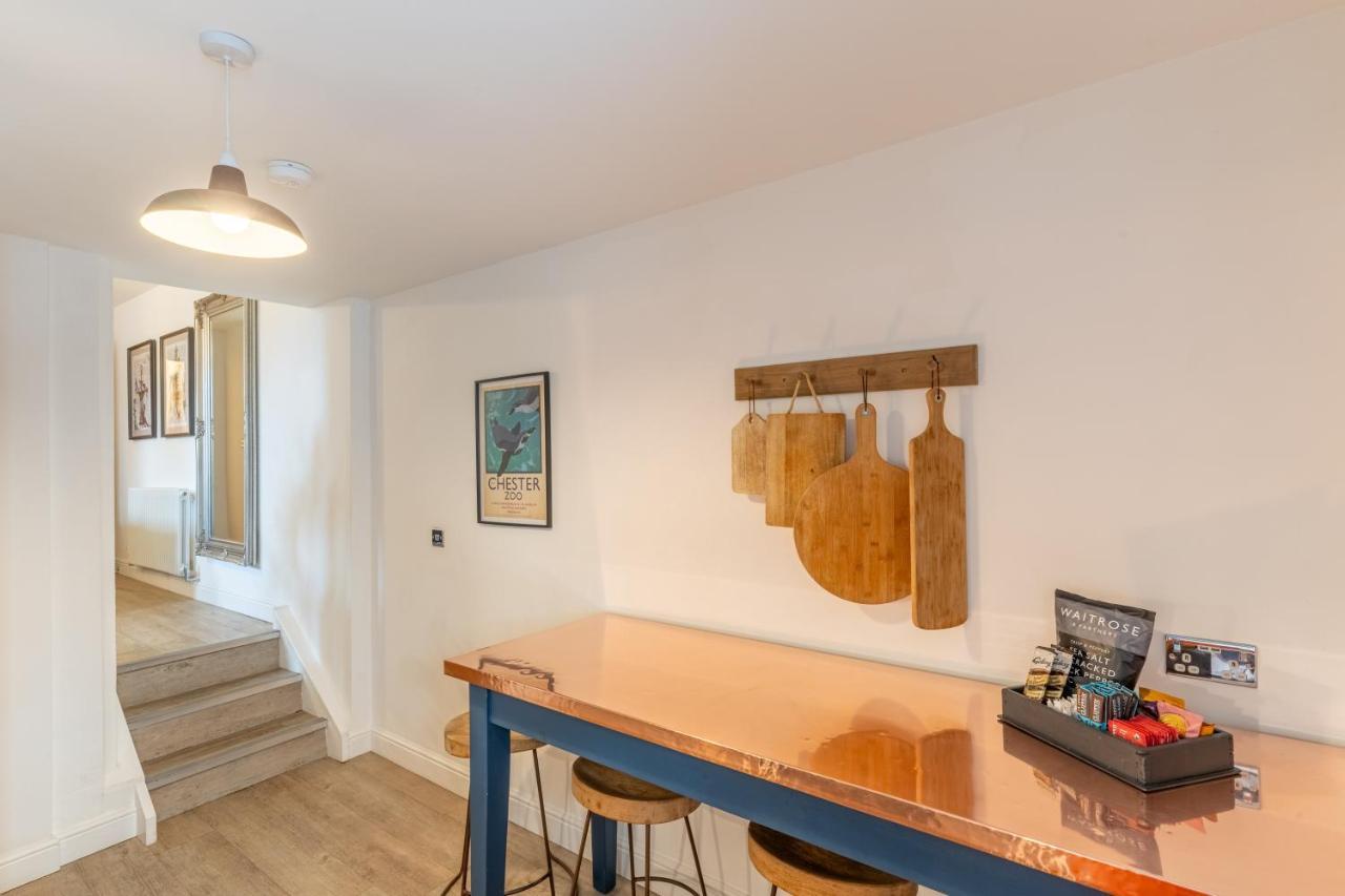 צ'סטר Luxury Chapel Apartment Within City Walls מראה חיצוני תמונה